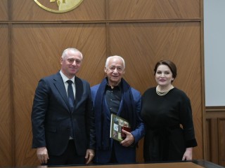 Хибла Герзмава выступила в Абхазии с оркестром под руководством Владимира Спивакова