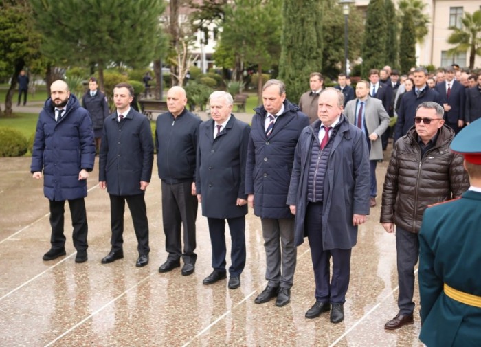 Министр культуры Даур Кове почтил память погибших в мартовской операции