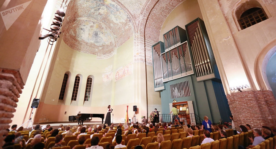Государственный концертный зал Пицундского храма