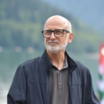 Нугзар Логәуа «Аԥсны Жәлар рсахьаҭыхҩы» ҳәа аҳаҭыртә хьӡы ихҵоуп