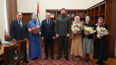 Бадра Гунба принял делегацию Министерства культуры Чечни
