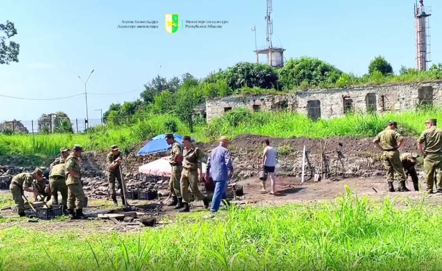 На территории Сухумской крепости проводятся раскопки