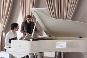 Пианист Дмитрий Маслеев дал мастер-класс для абхазских музыкантов